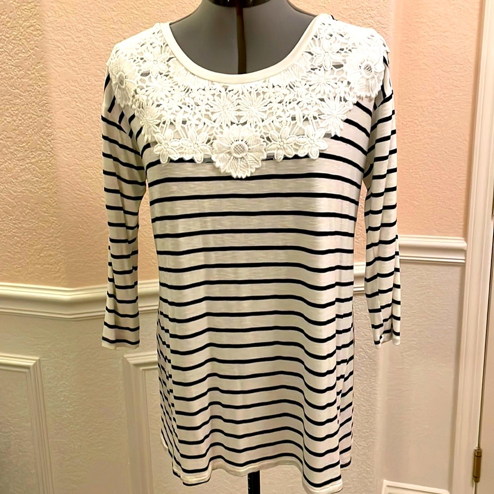 Motherhood Maternity Misses Top